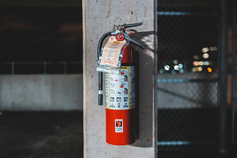 Extincteur, matériel de sécurité incendie entretenu par nos partenaires